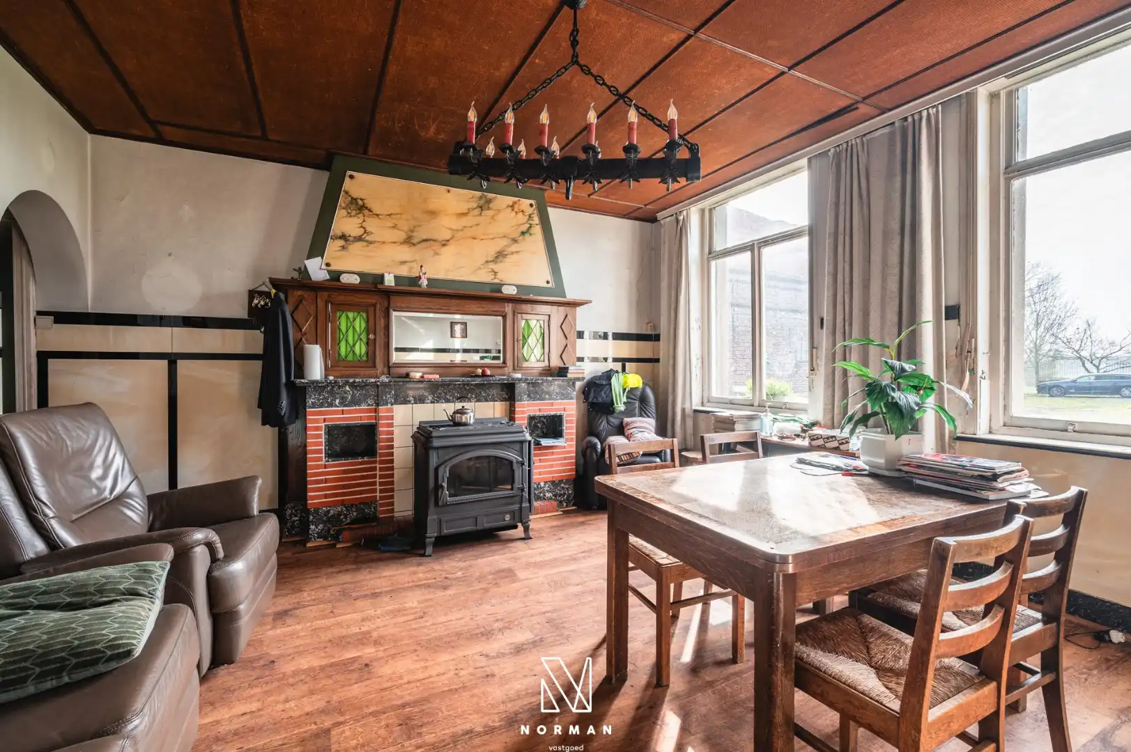 Unieke erfgoedhoeve op 33400 m² met dreef, bijgebouwen en landelijke vergezichten foto 11