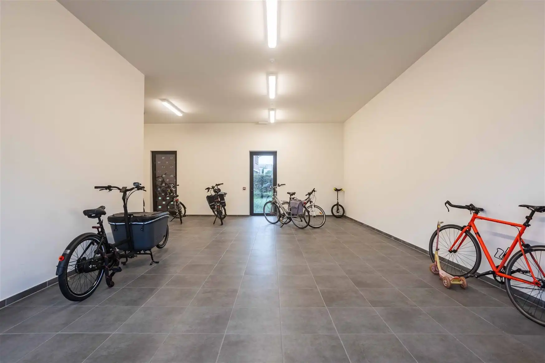 Ruim appartement met 2 leefterrassen foto 19