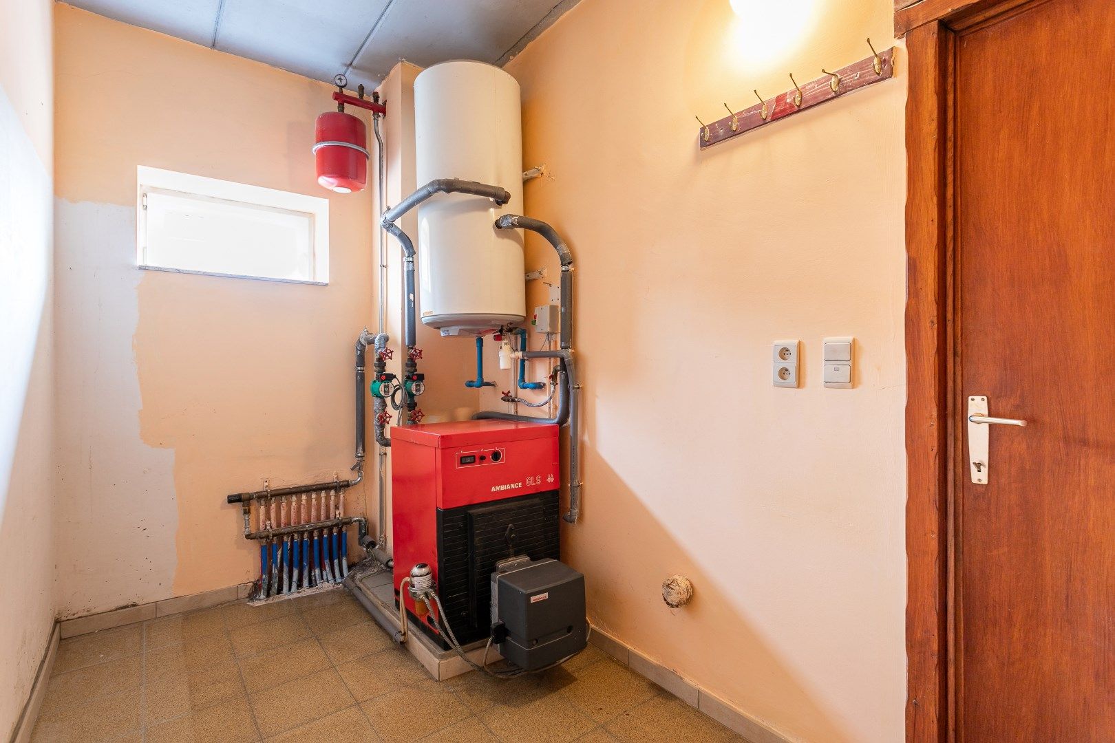 Villa op een perceel van 9a 74ca met garage en potentieel voor 4 à 5 slaapkamers. foto 19
