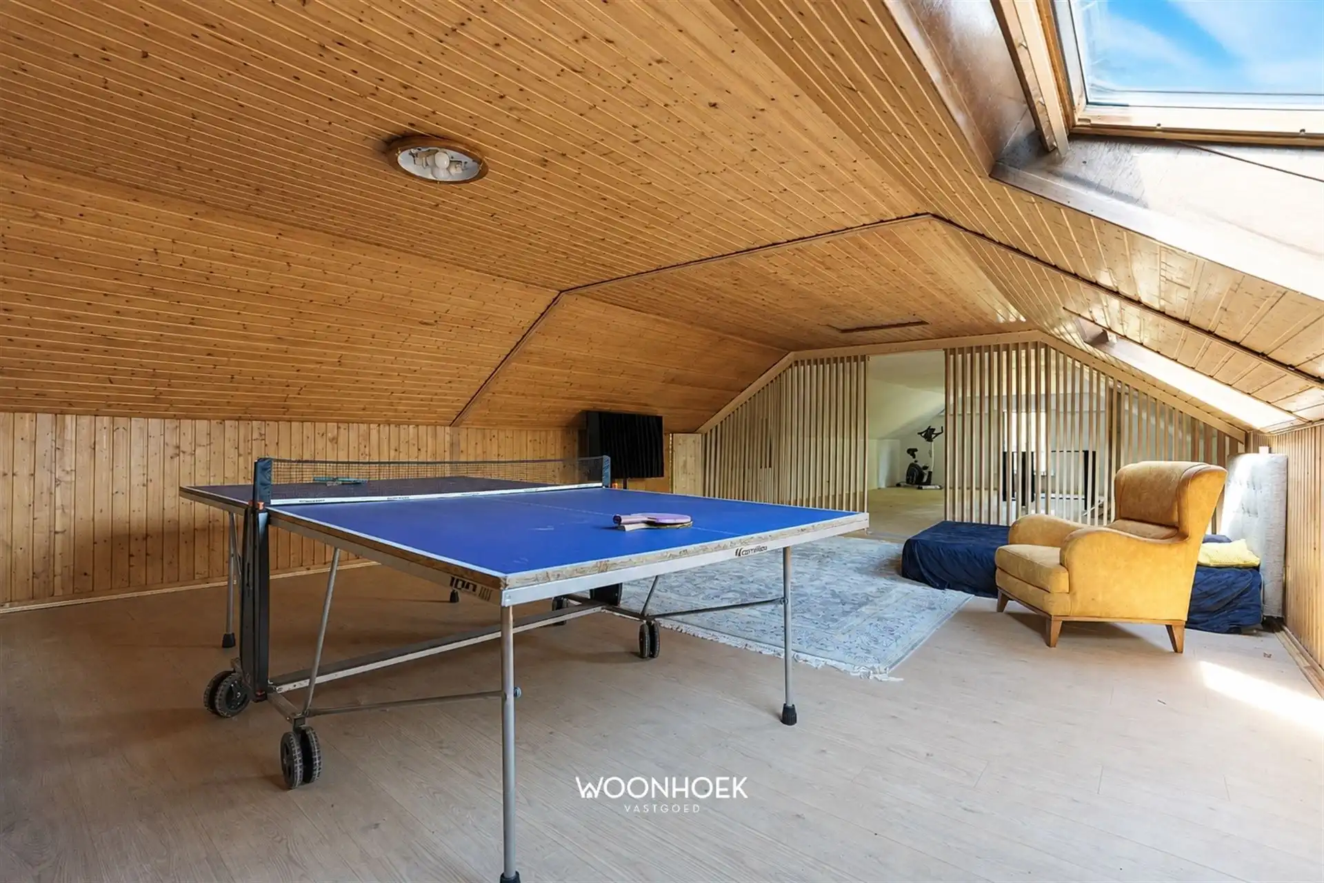 Gerenoveerde villa met bureau en 6 slaapkamers! foto 22