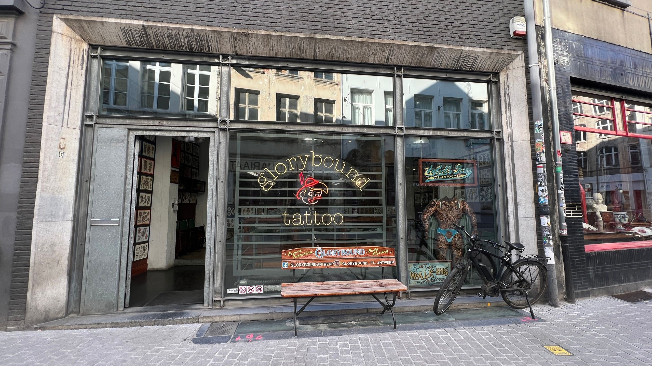 ANTWERPEN - winkelpand op toplocatie foto 12