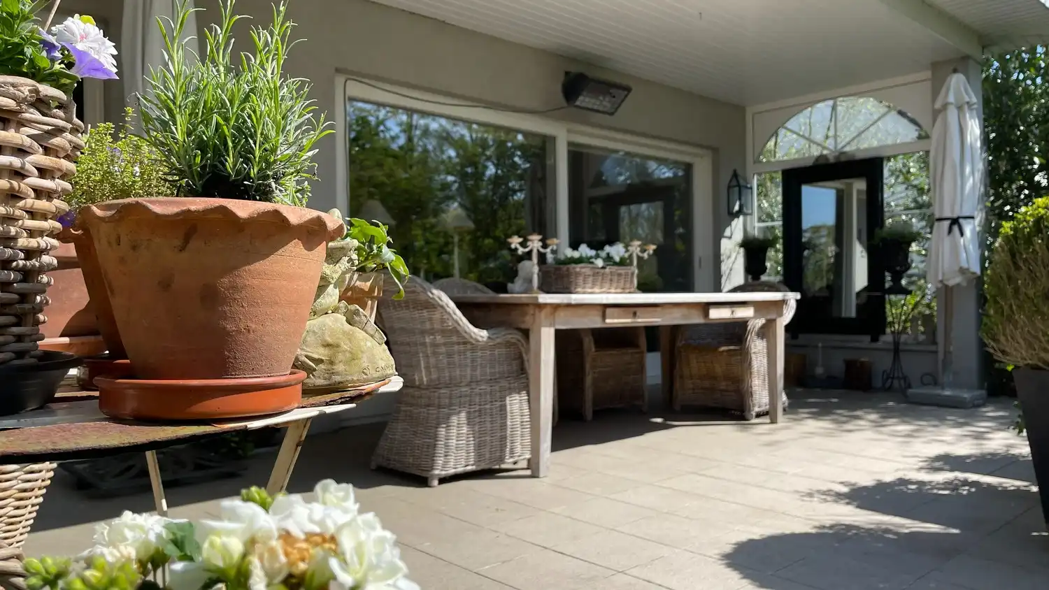 Rustig gelegen luxe-bungalow op een royaal groen perceel van 1.882m² in Tessenderlo foto 4