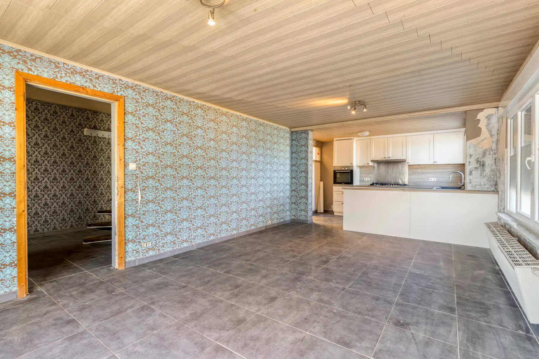 Te renoveren halfopen bebouwing met 3 slaapkamers - 621 m² foto 4