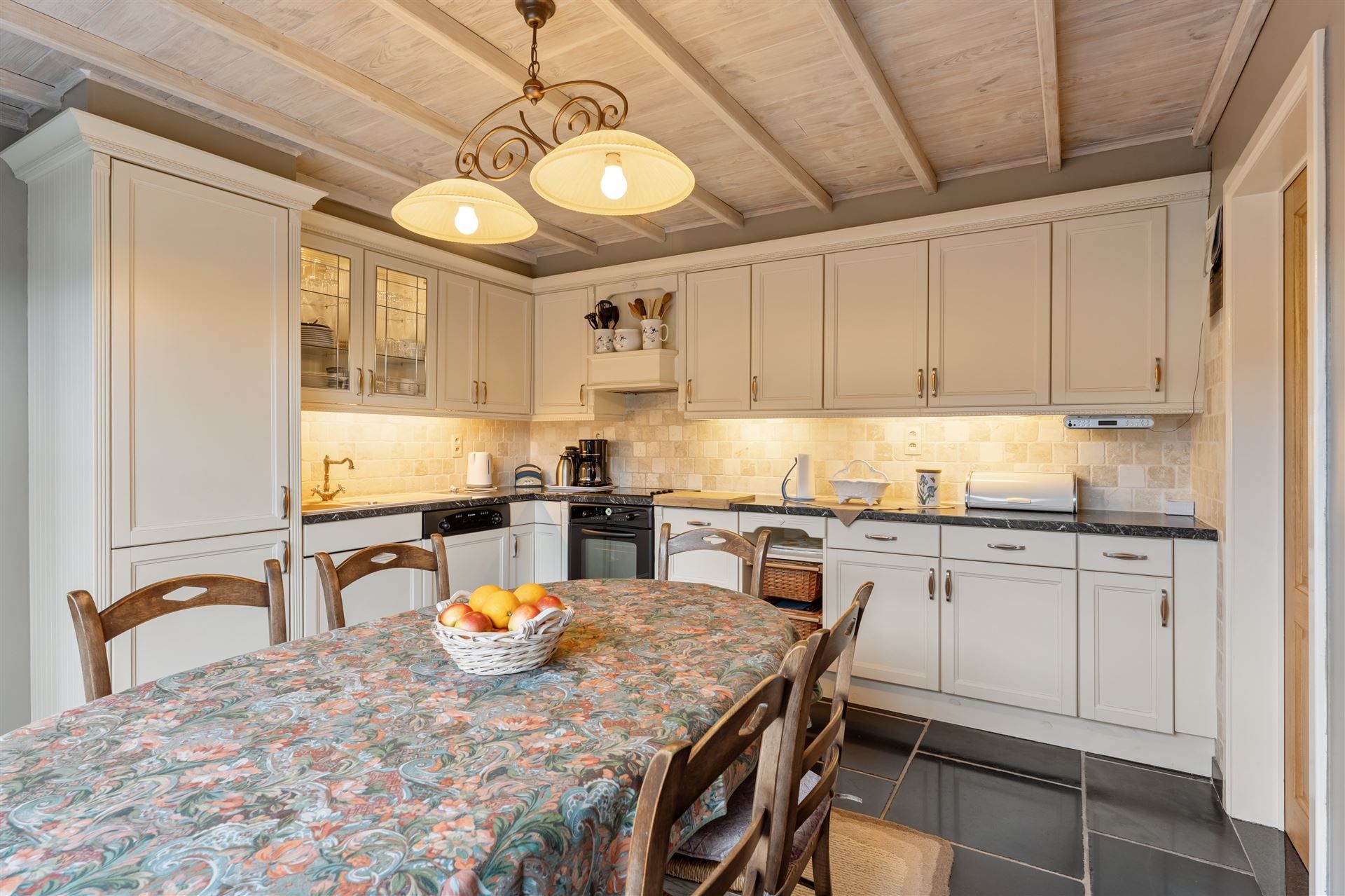 Eengezinswoning in open bebouwing met tuin. foto 15