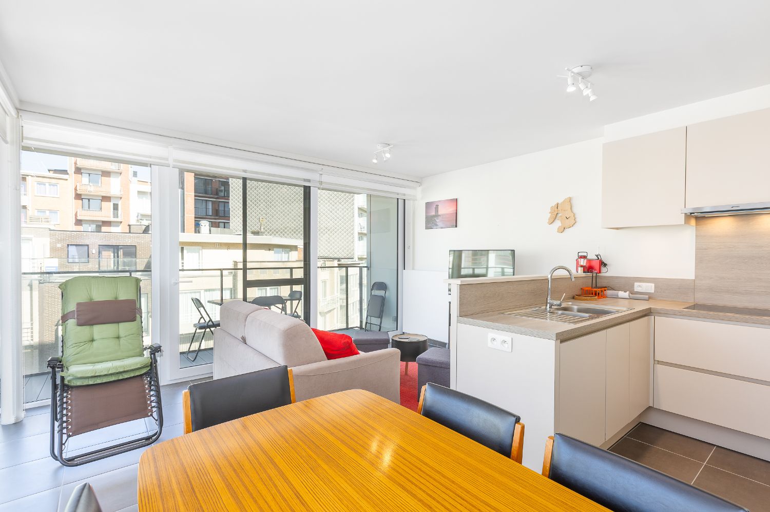Prachtig 2 slaapkamer appartement met zeezicht in recent gebouw te Middelkerke foto 5