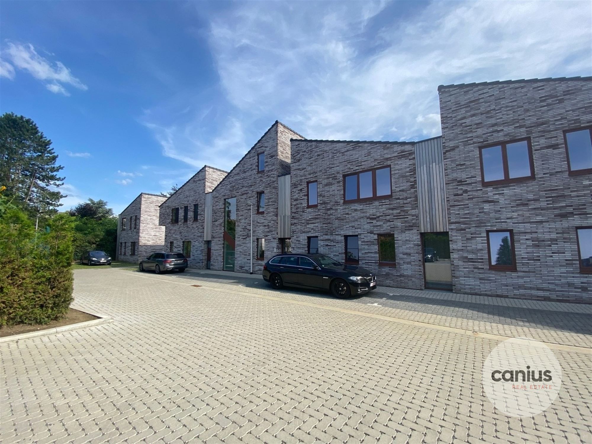 HEDENDAAGSE DUPLEX, 2SLKS + TERRAS, PAKING & BERGING foto {{pictureIndex}}