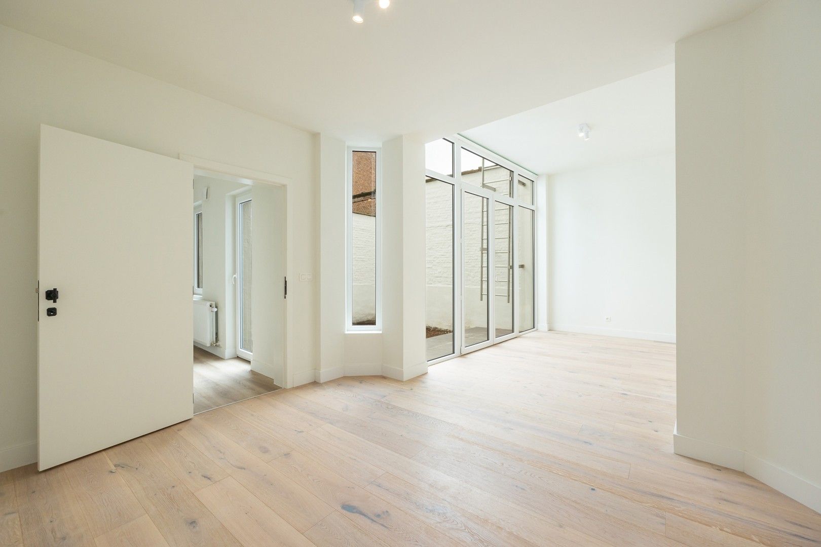 GERENOVEERDE OPBRENGSTEIGENDOM foto 7