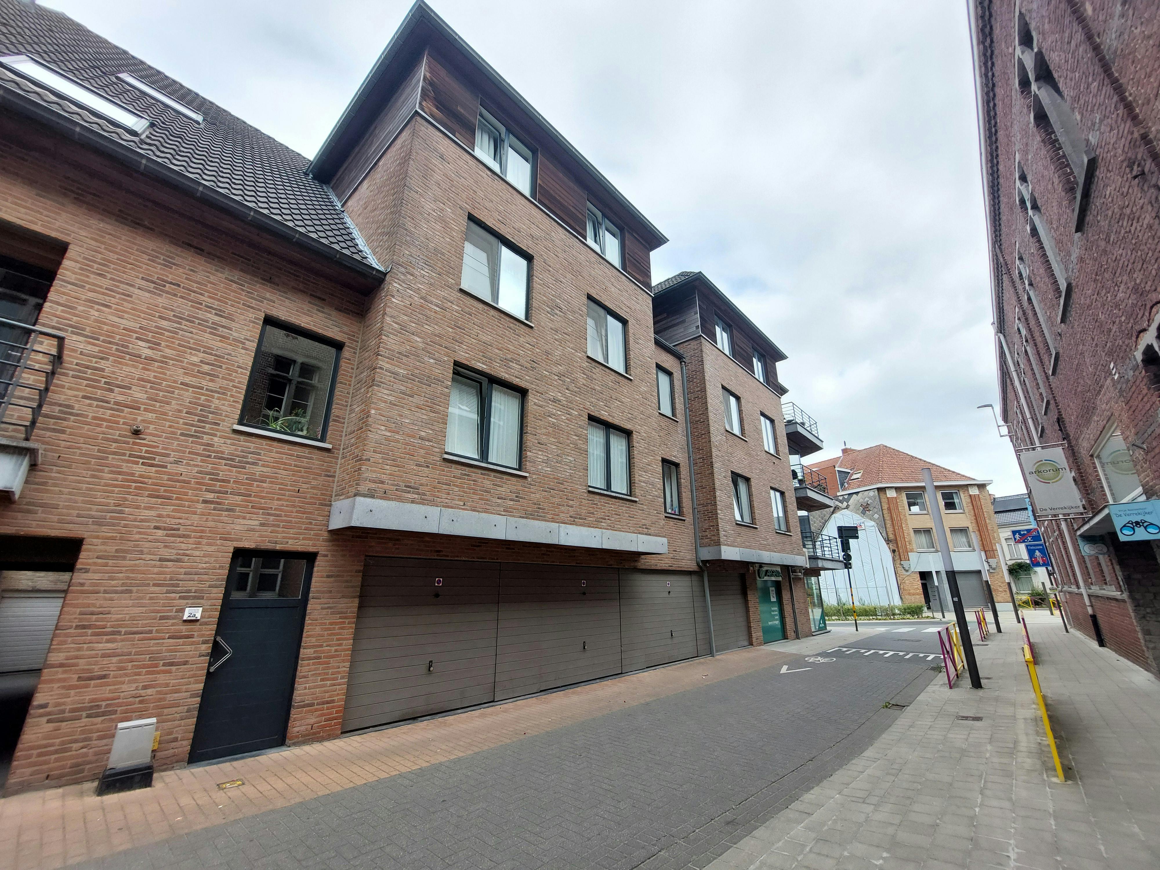 Garagebox te koop in hartje Rumbeke foto 3