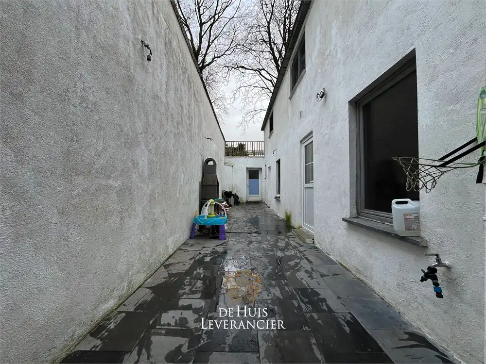 RUIME woning te koop (8 slpks, 2 badk) die ook perfect als tweewoonst kan dienen foto 7