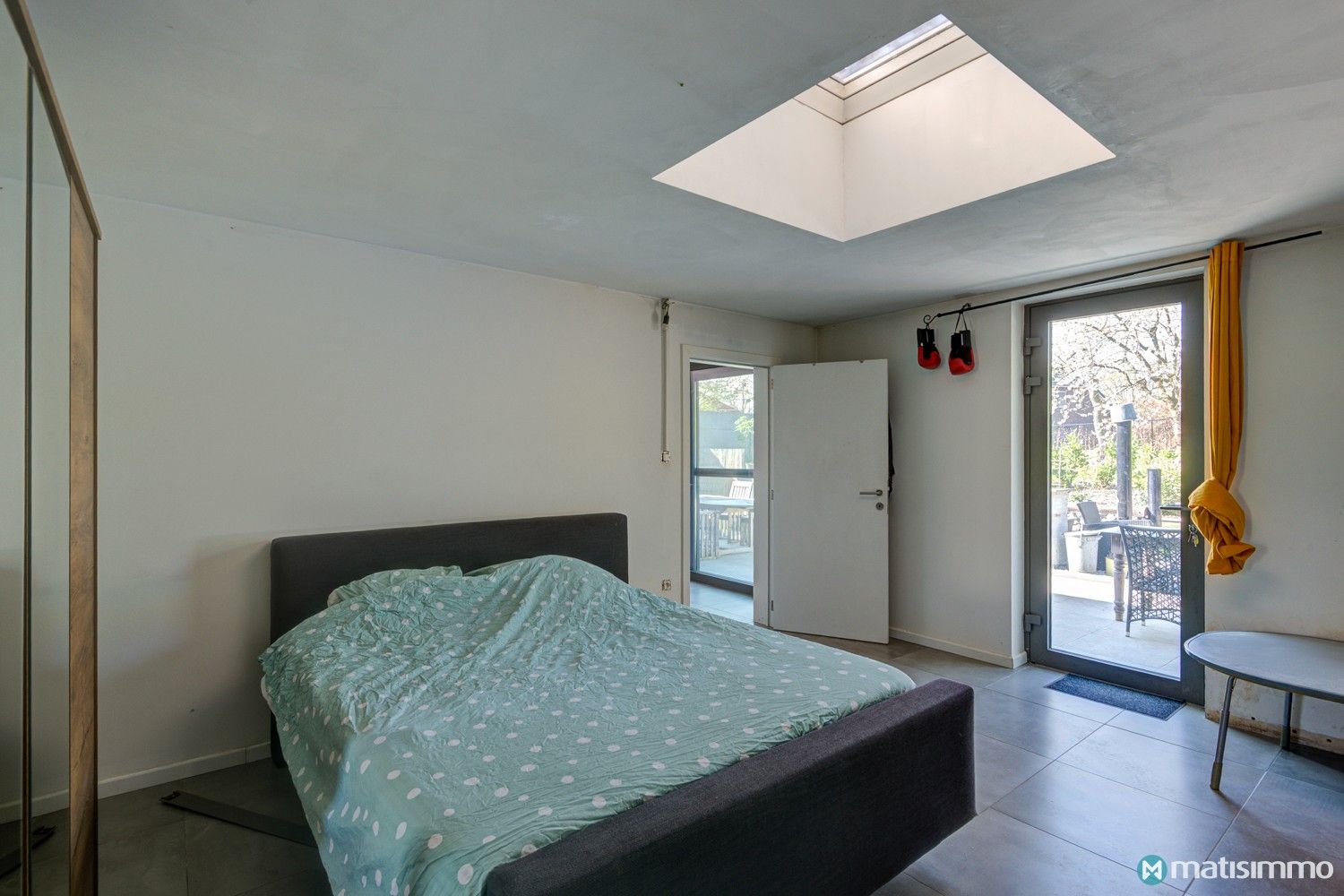 GERENOVEERD, INSTAPKLAAR GELIJKVLOERS APPARTEMENT MET 2 SLAAPKAMERS OP RUSTIGE LIGGING IN AS foto 19