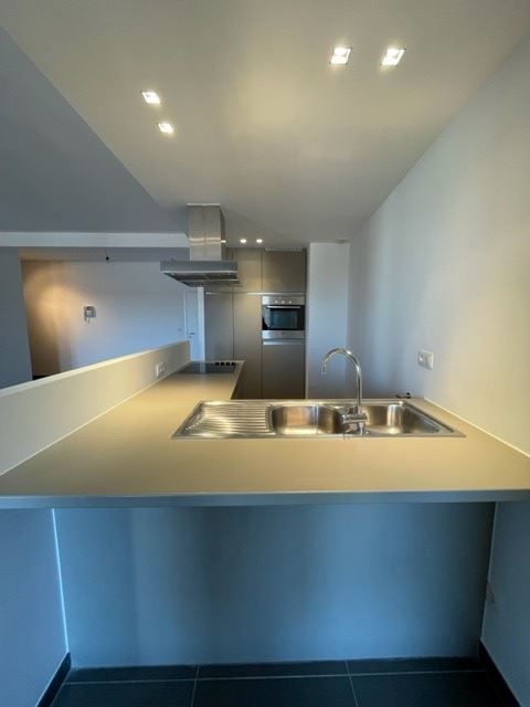 Modern appartement met 2 terrassen en parkeerplaats foto 3