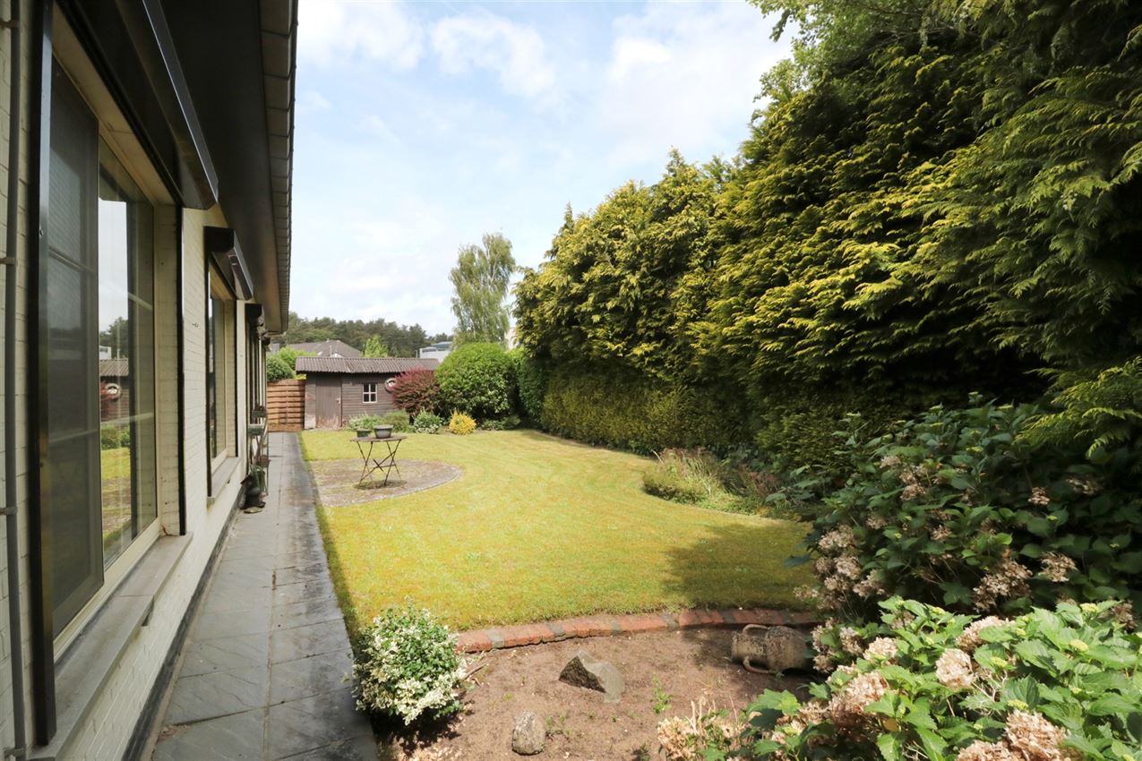 Gelijkvloers, 3 slpk., uitnodigende parktuin (11a56ca) foto 2