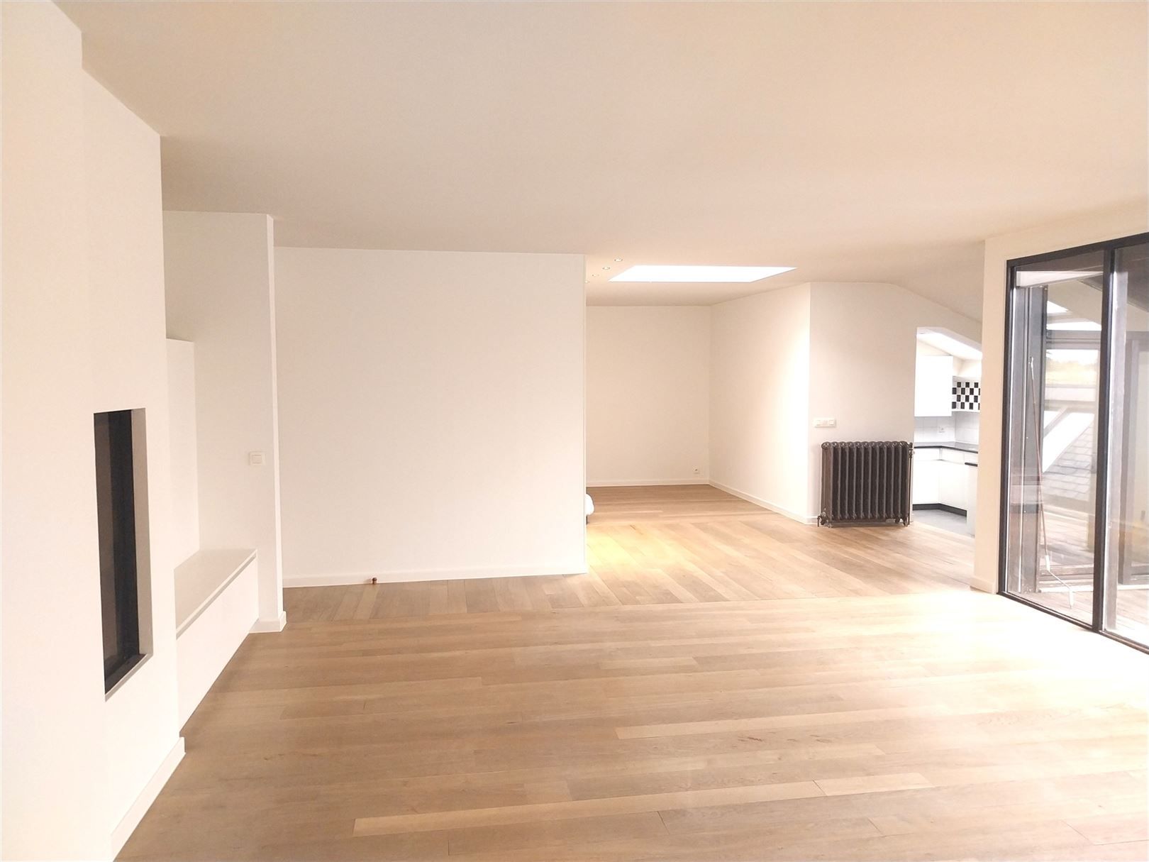 TE HUUR: Ruim appartement met 3 slaapkamers te Genk! foto 8