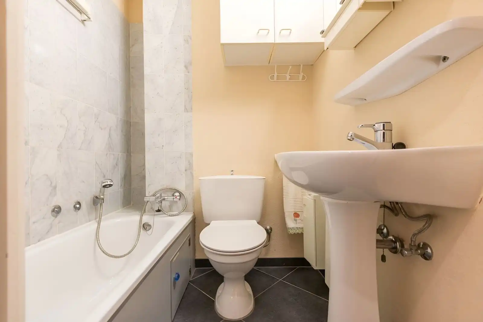 Charmante en verzorgde studio met lateraal zeezicht foto 7