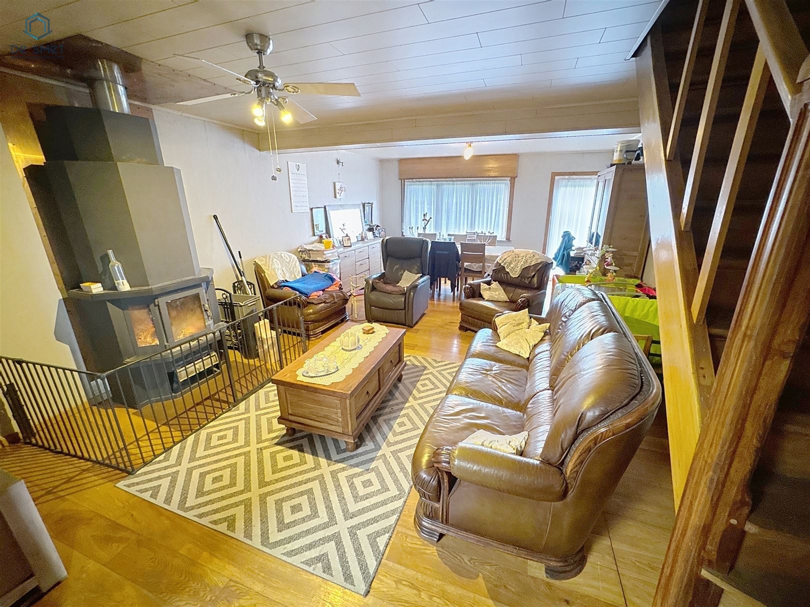 Rustige woning met handelsruimte/loods, 2 slaapkamers en dubbele garage in Beert foto 2