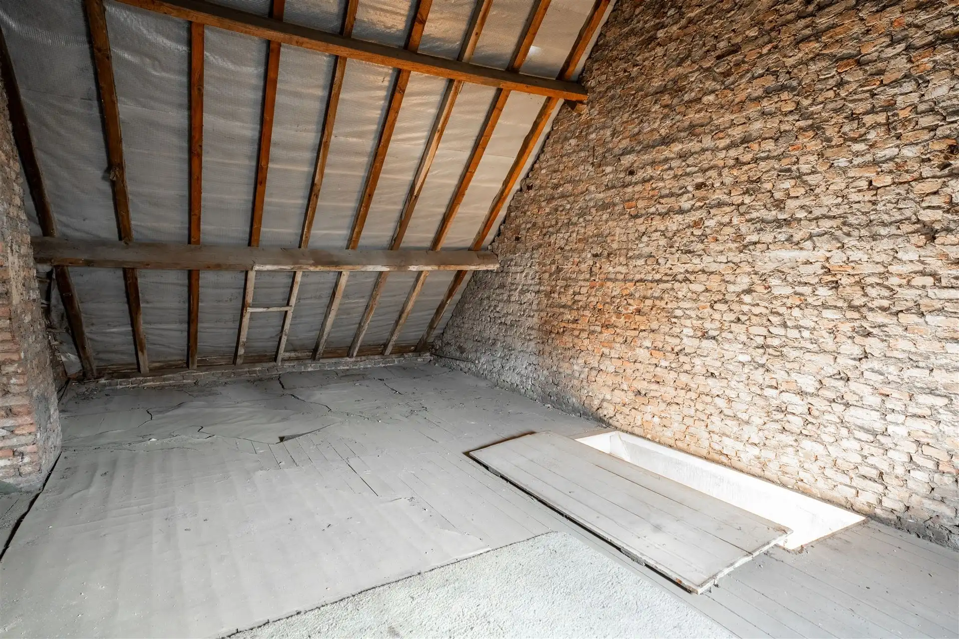 Stadswoning met renovatiepotentieel in hartje Lier foto 28