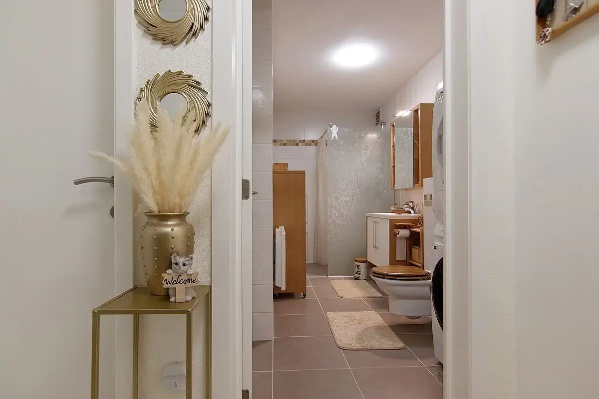 Verzorgd appartement met 2 slaapkamers,  groot terras en lift foto 27