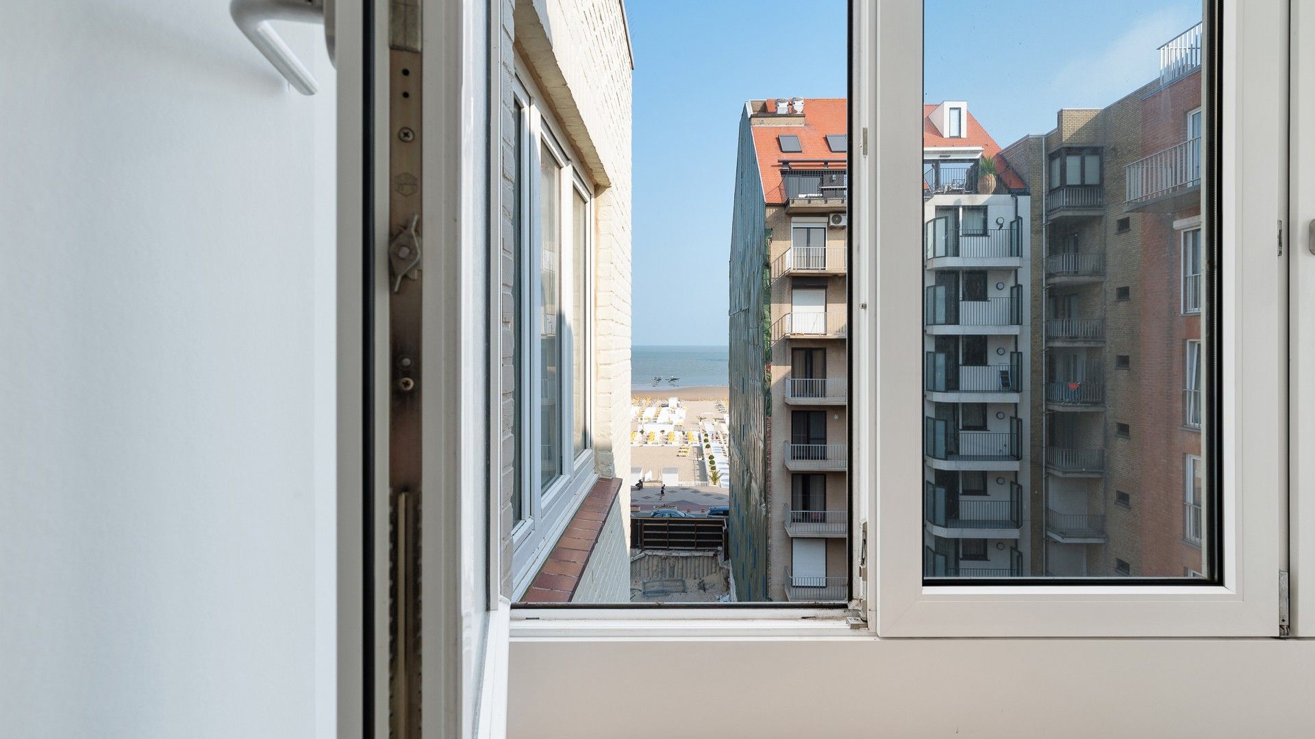 Ruim appartement 3 slaapkamers met zonnig terras te Zoute. foto 28