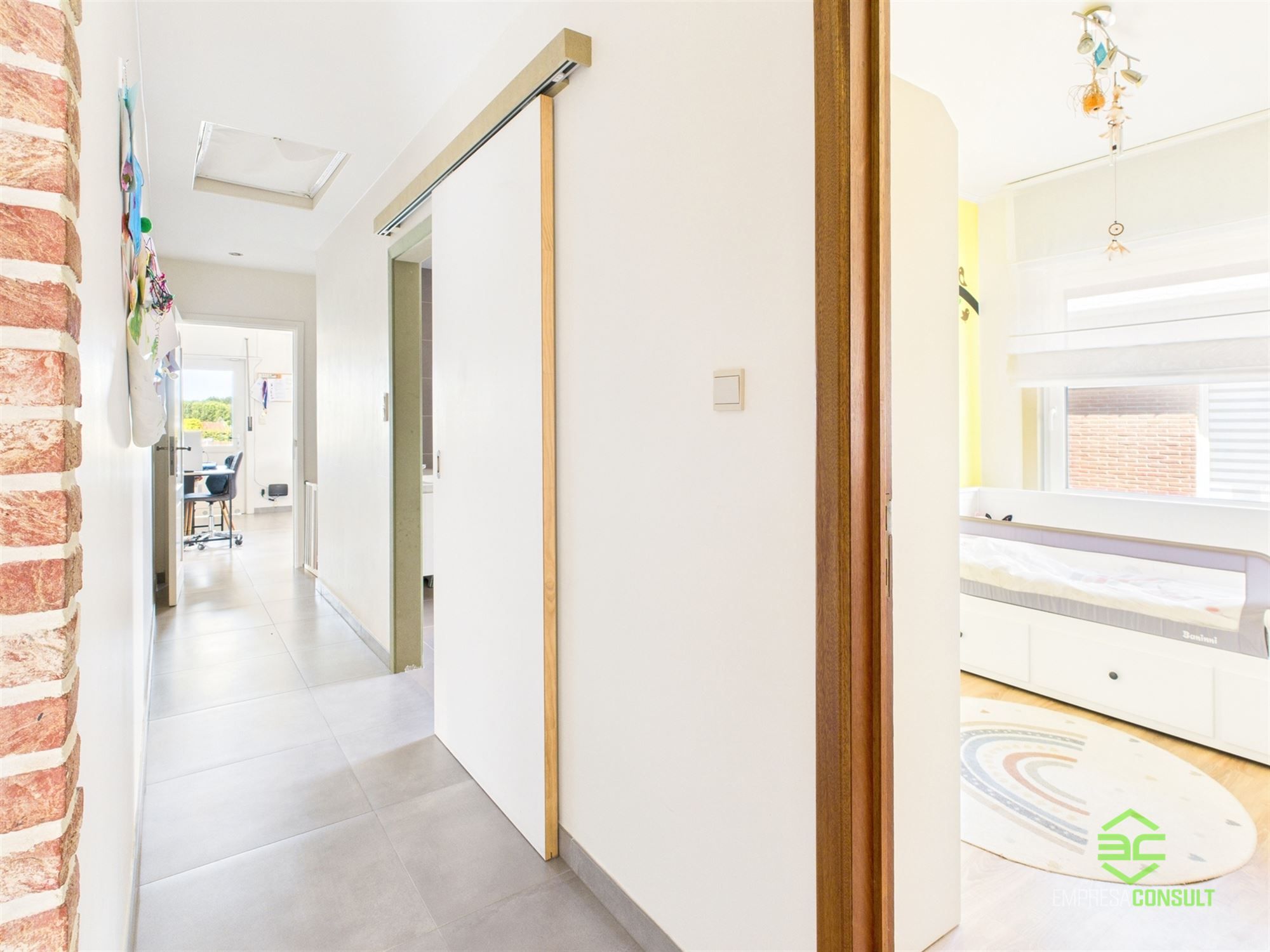 Instapklare gelijkvloerse woning met 3 slpk op 10a 21ca! foto 6