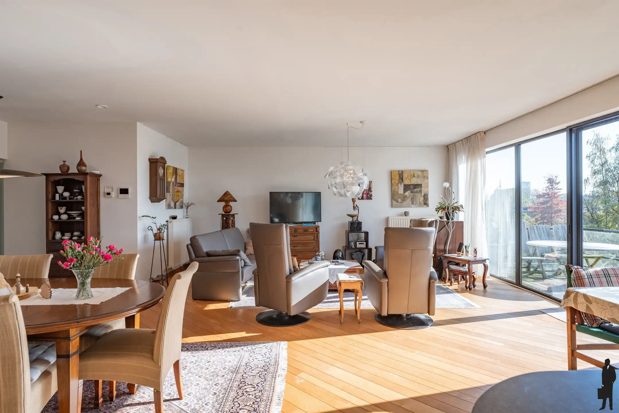 Riant appartement met 4 slpks, 2 badks, prachtig zuidterras foto 5