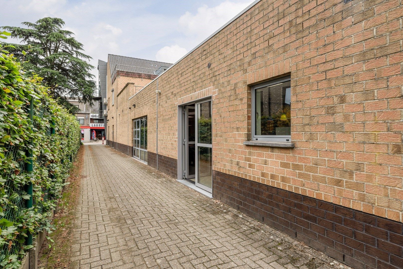 Kantoor-/Winkelruimte 467m² op 749m² grond. foto 24