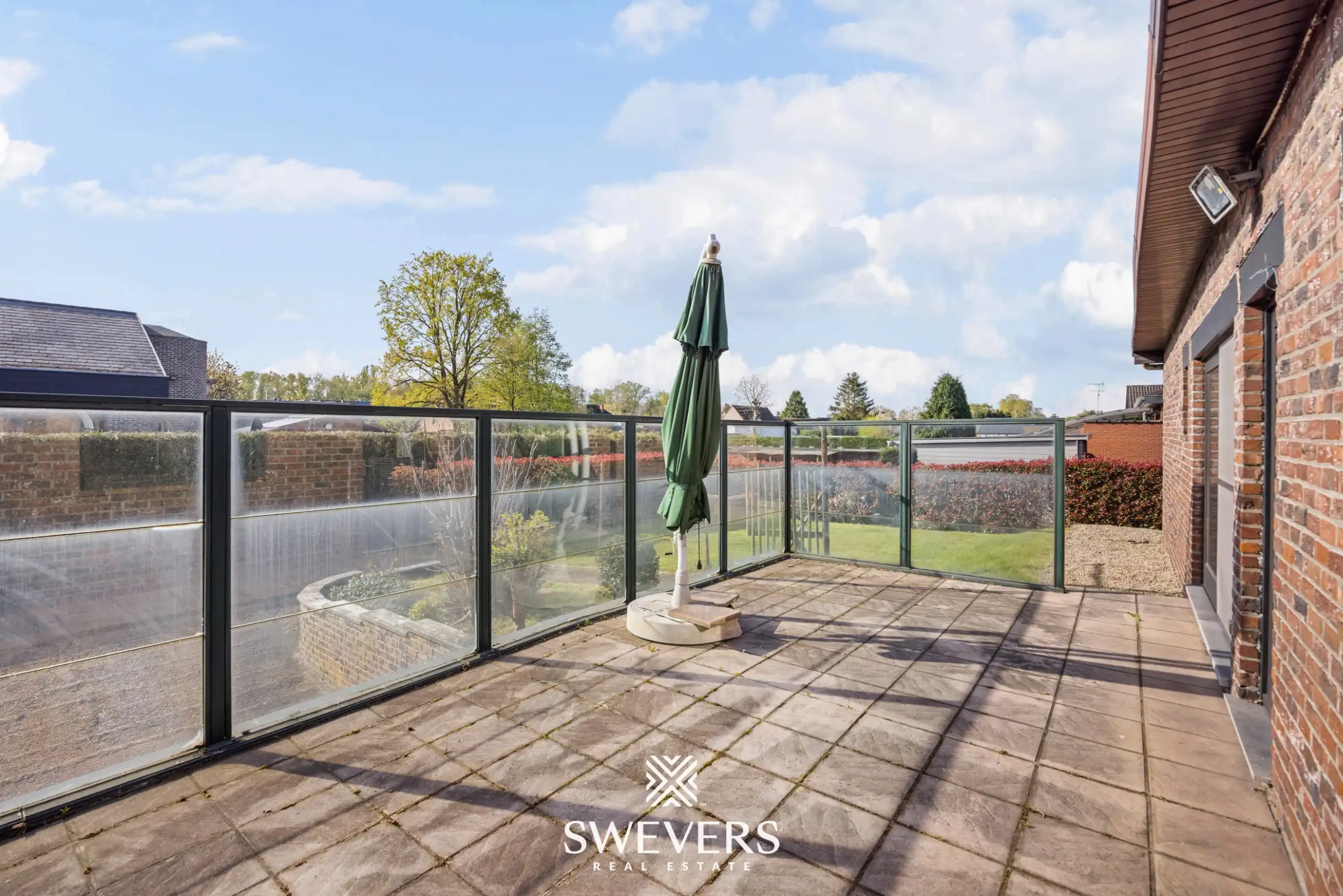 Ruime open bebouwing met 5 slaapkamers en grote tuin in Diepenbeek foto 16