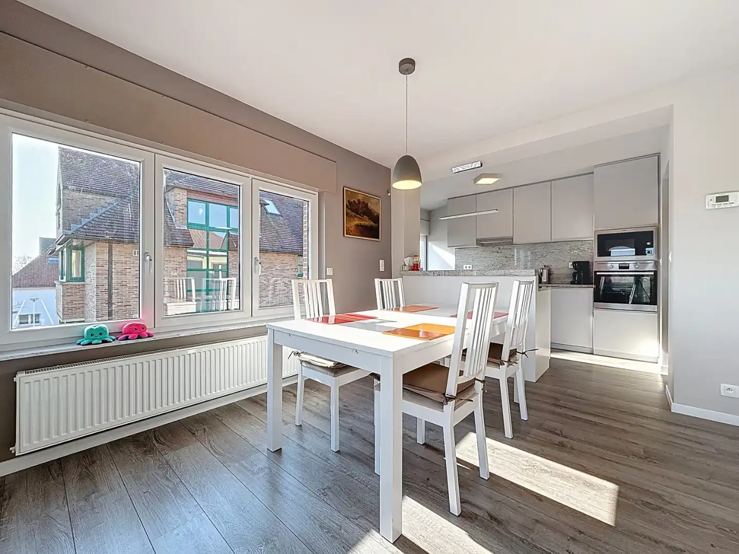 Drieslaapkamerappartement op centrale ligging te Nieuwpoort-Bad. foto {{pictureIndex}}