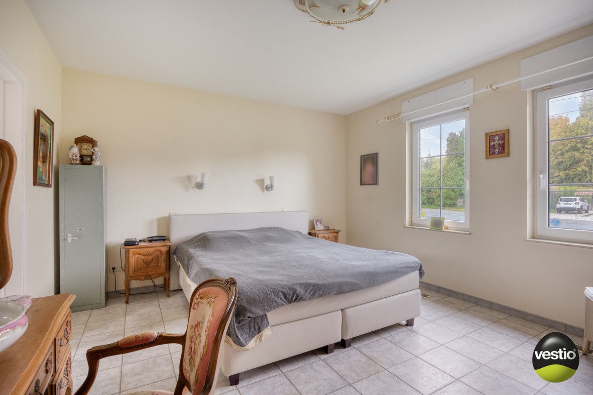 RUSTIG GELEGEN RUIME VILLA MET 5 SLK OP RIANT PERCEEL VAN 18A61CA IN STADSRAND TONGEREN. foto 20