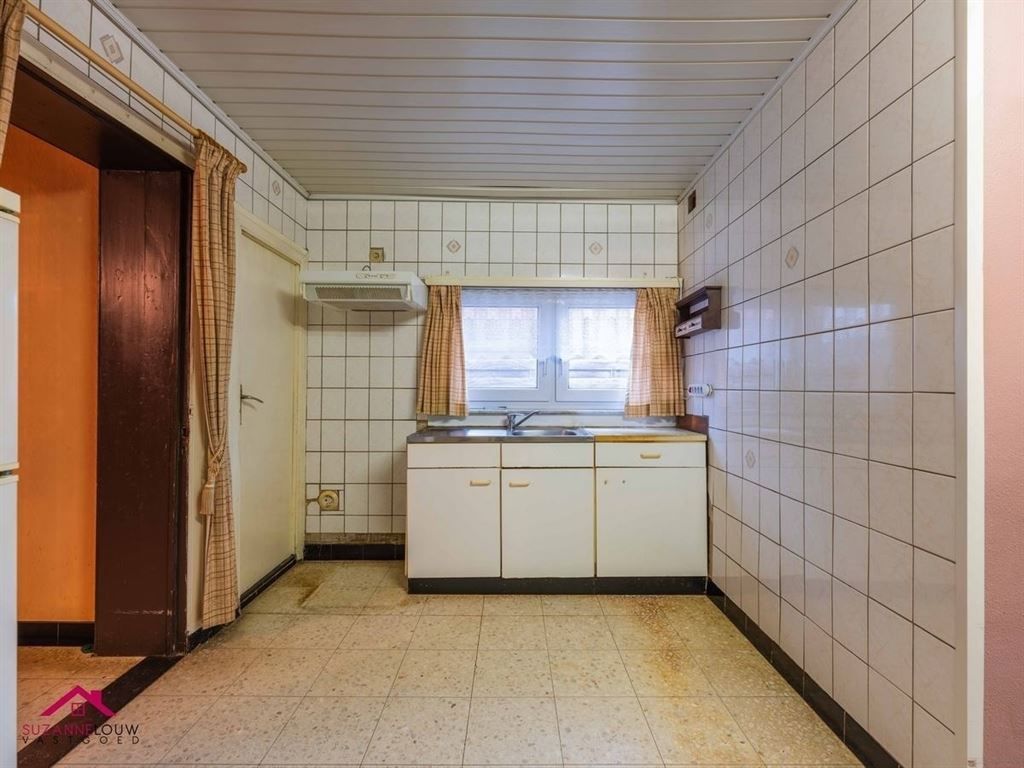 Te renoveren half-vrijstaande woning foto 13