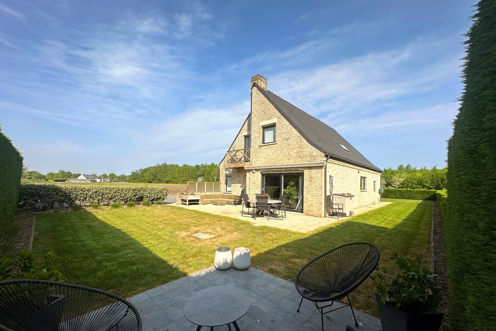 Instapklare woning met landbouwgrond in Assebroek foto 22