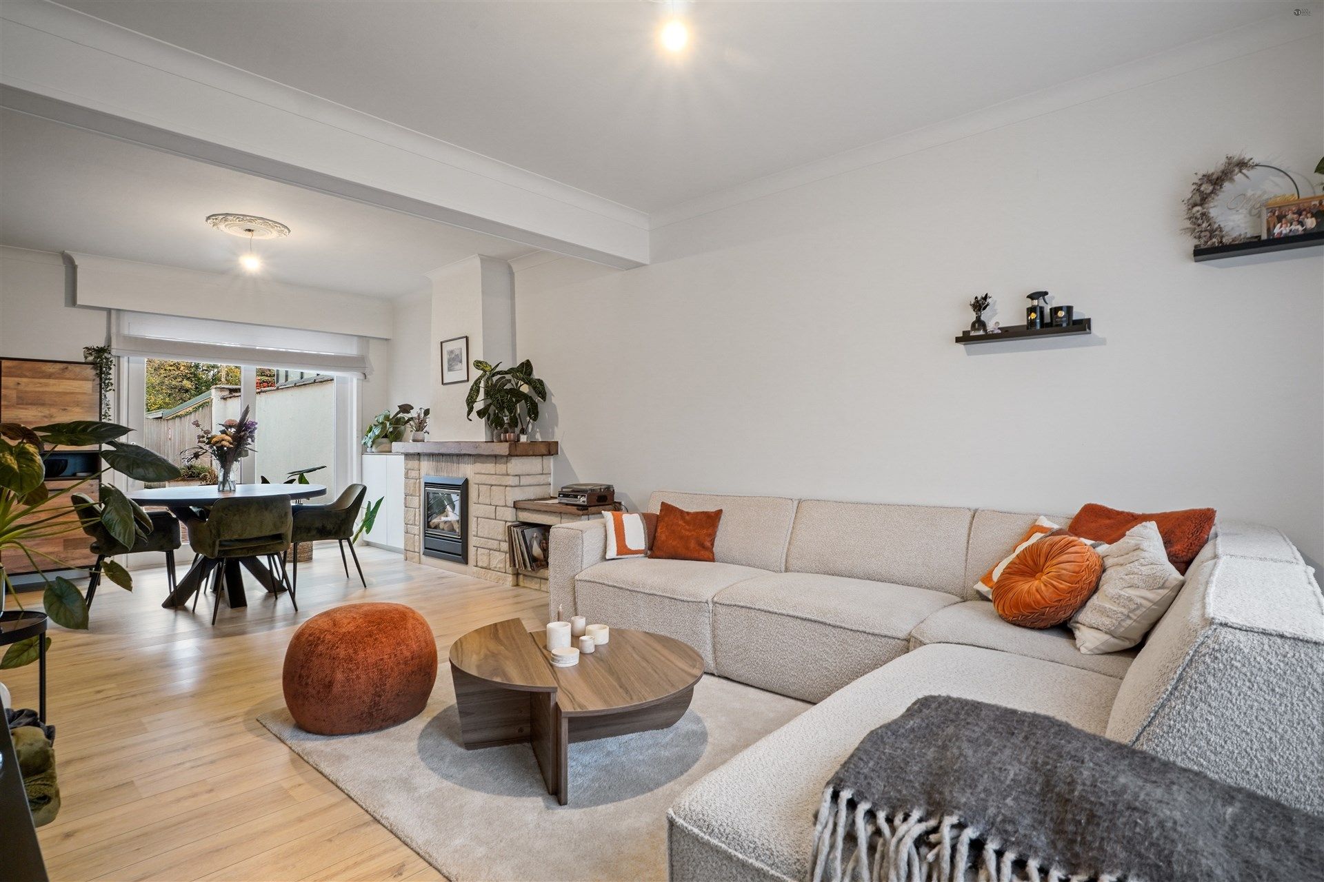 Rijwoning nabij centrum Stekene foto 5