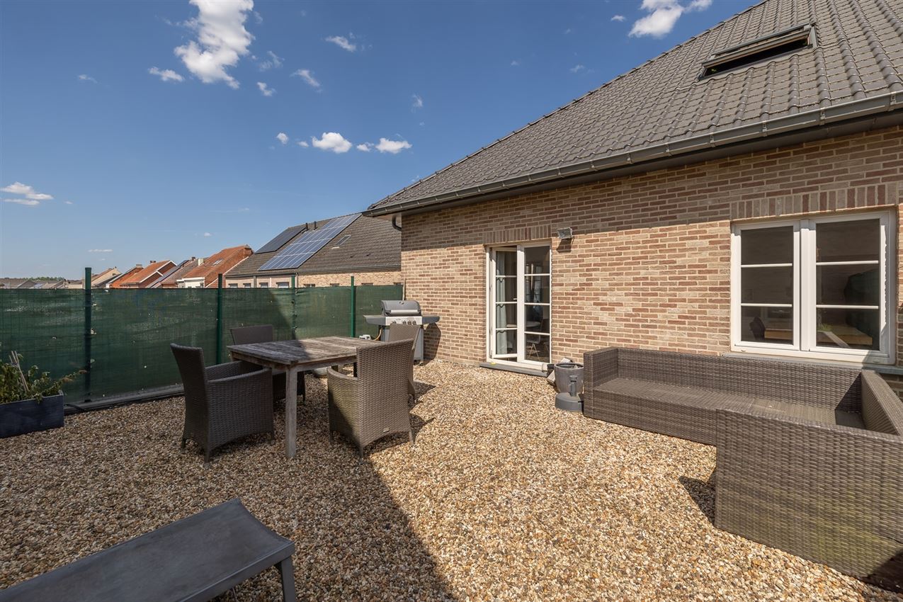 Royale duplex met terras en garage foto 26
