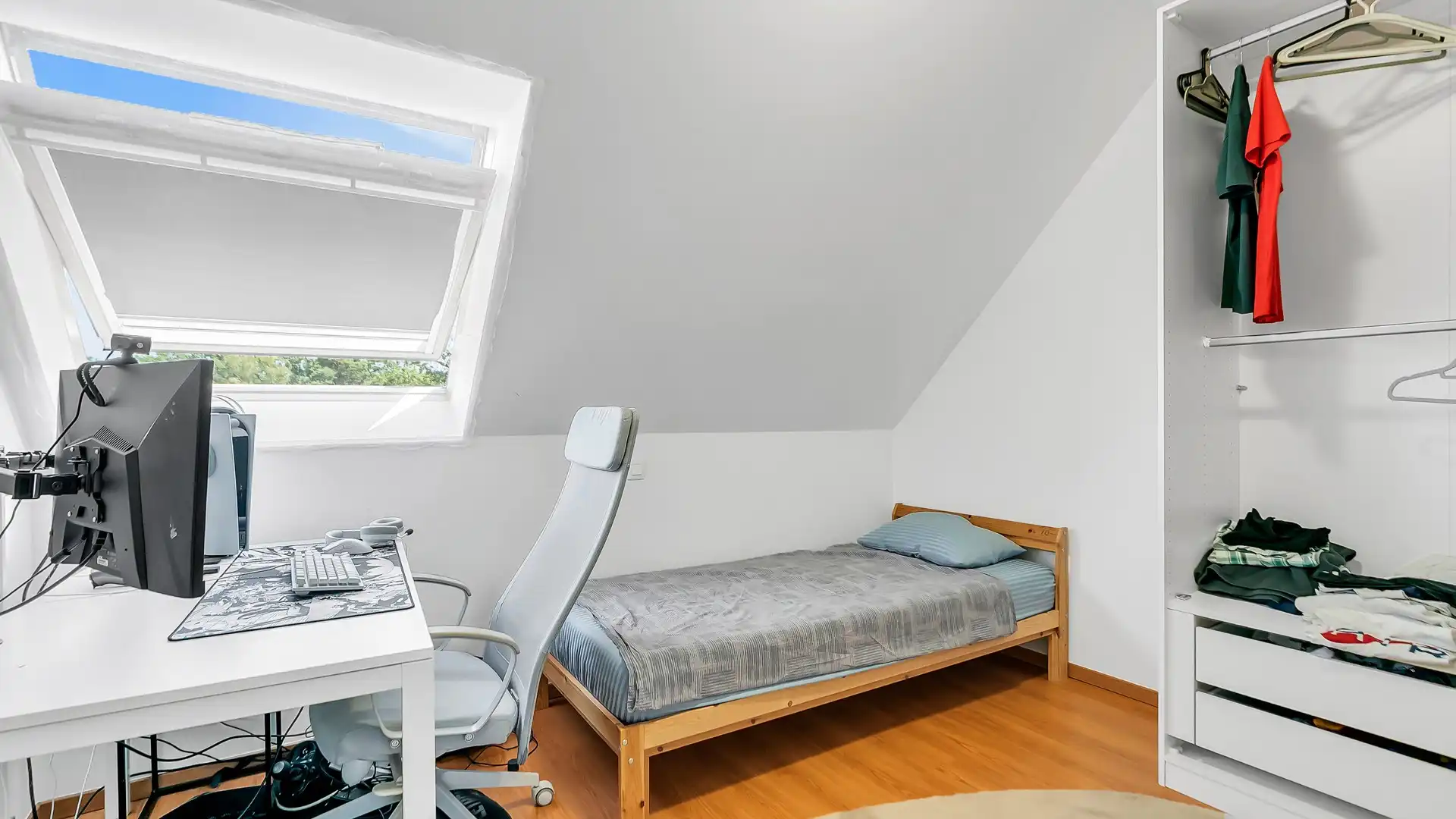 Ruim en instapklaar appartement met 3 slpkrs vlakbij Genk centrum foto 14