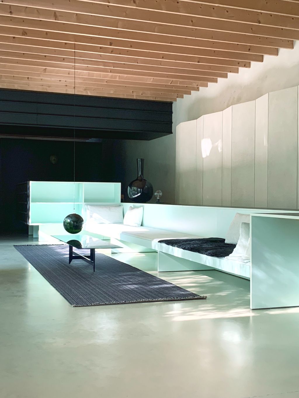 Architecturale laagbouwvilla met binnenzwembad en unieke beleving met het omliggende landschap. foto 11