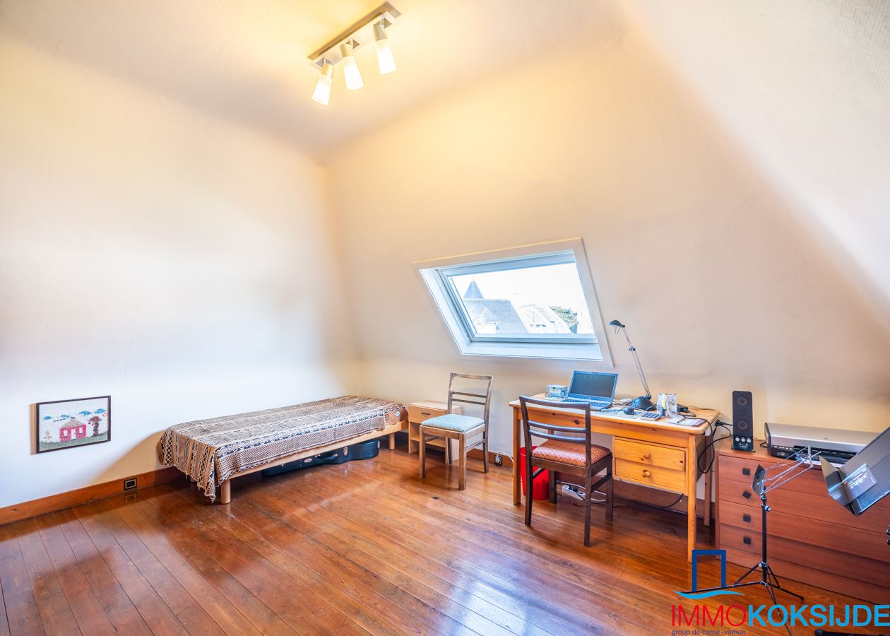 Rustig gelegen koppelwoning met 4 slaapkamers en zonnige tuin foto 20