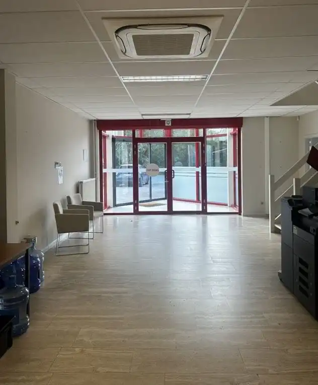 Moderne kantoren met parking te huur in Turnhout foto 14