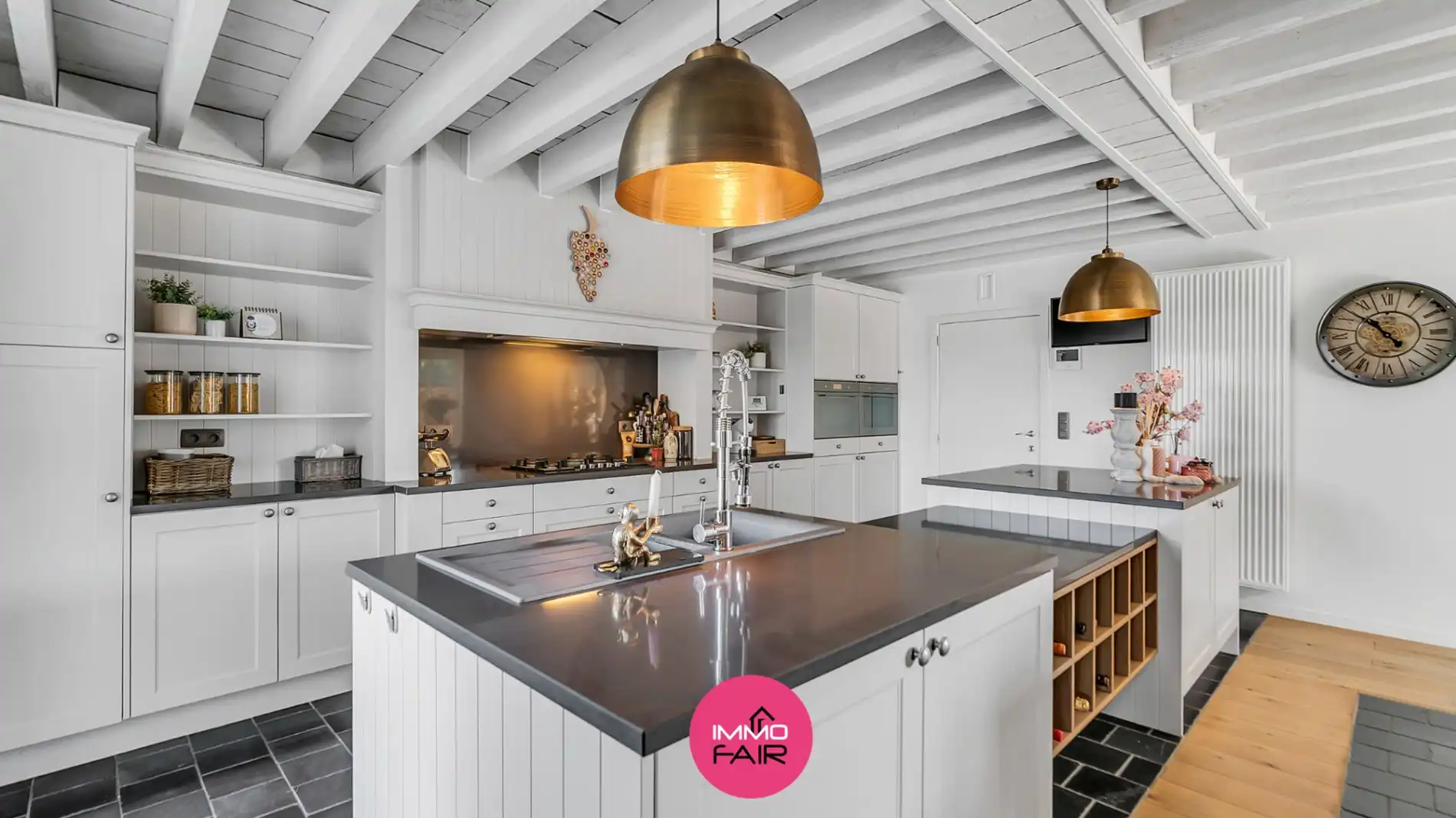 Unieke villa met zwembad en aansluitende weide  foto 2