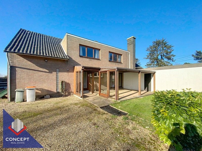 Loods van 300m² met ruime woning op perceel van 28a40ca foto 6