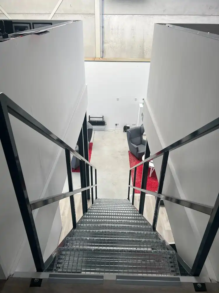 KMO-unit met showroom foto 11