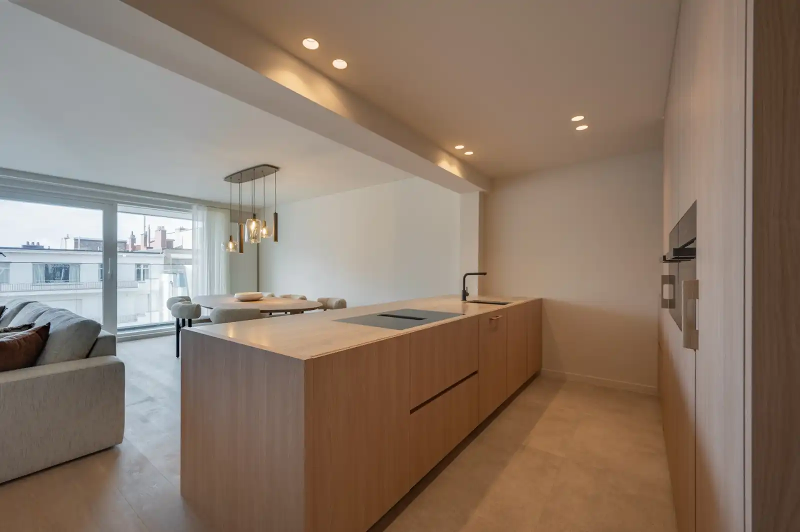 Luxueus 3-slaapkamerappartement met royale gevelbreedte van 6,75 m op de Lippenlsaan. foto 9