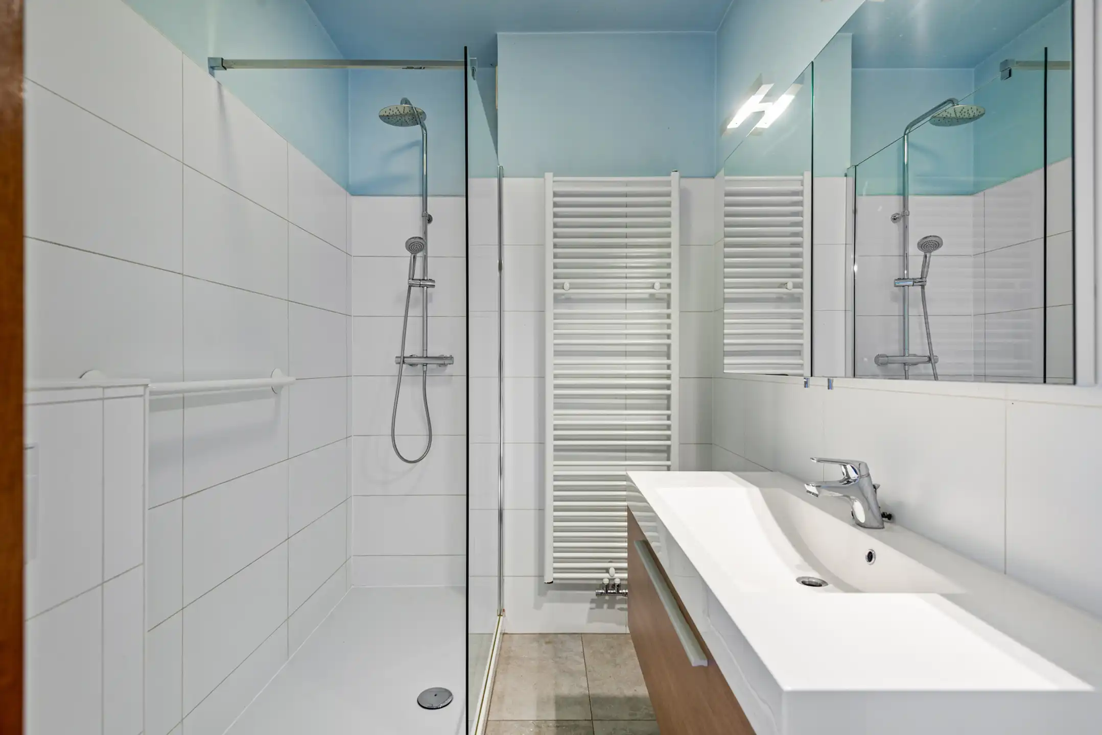 Ruime woning met garage en mooie tuin op fijne locatie foto 11