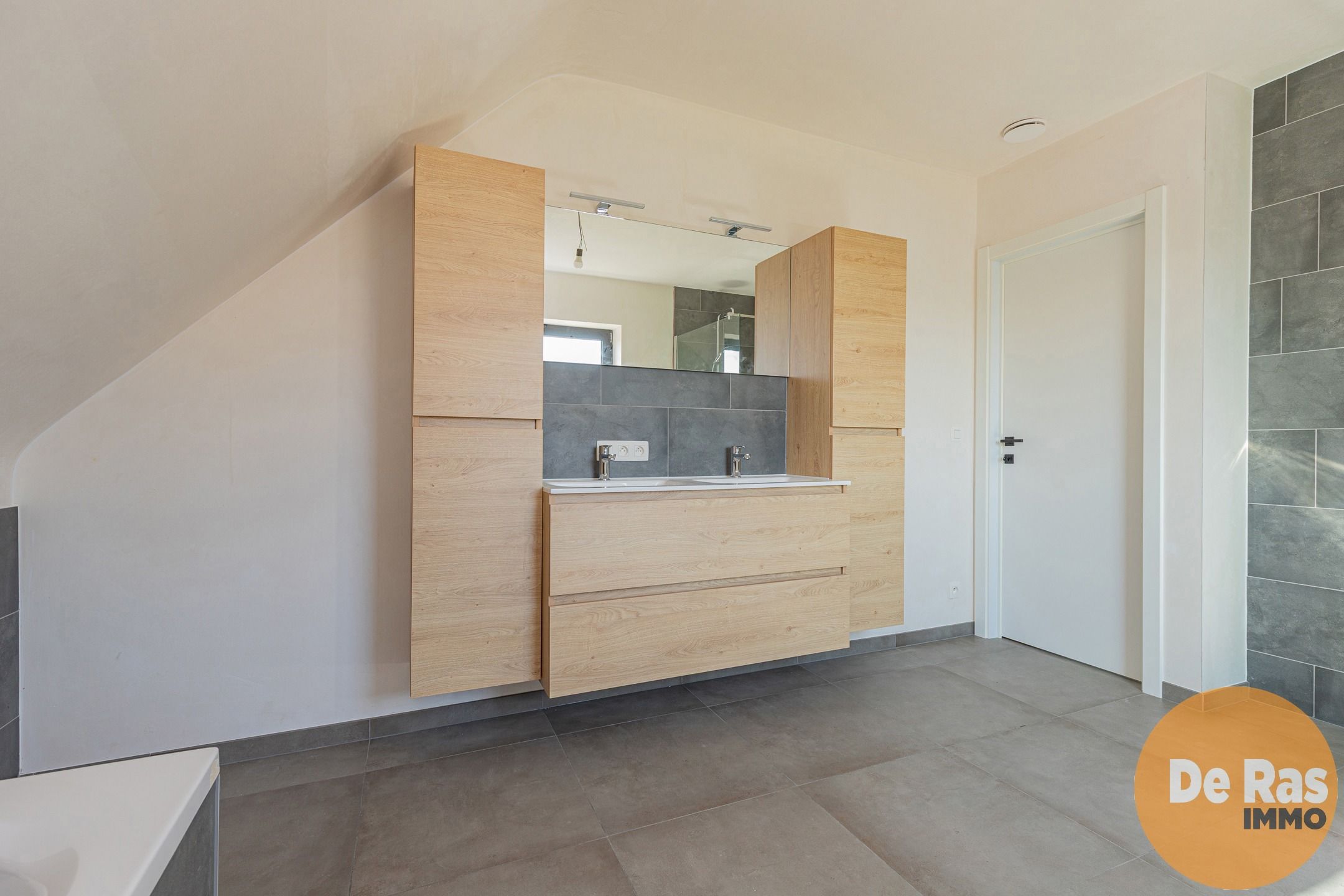 OPHASSELT- Prachtige nieuwbouw in moderne, hedendaagse stijl foto 12