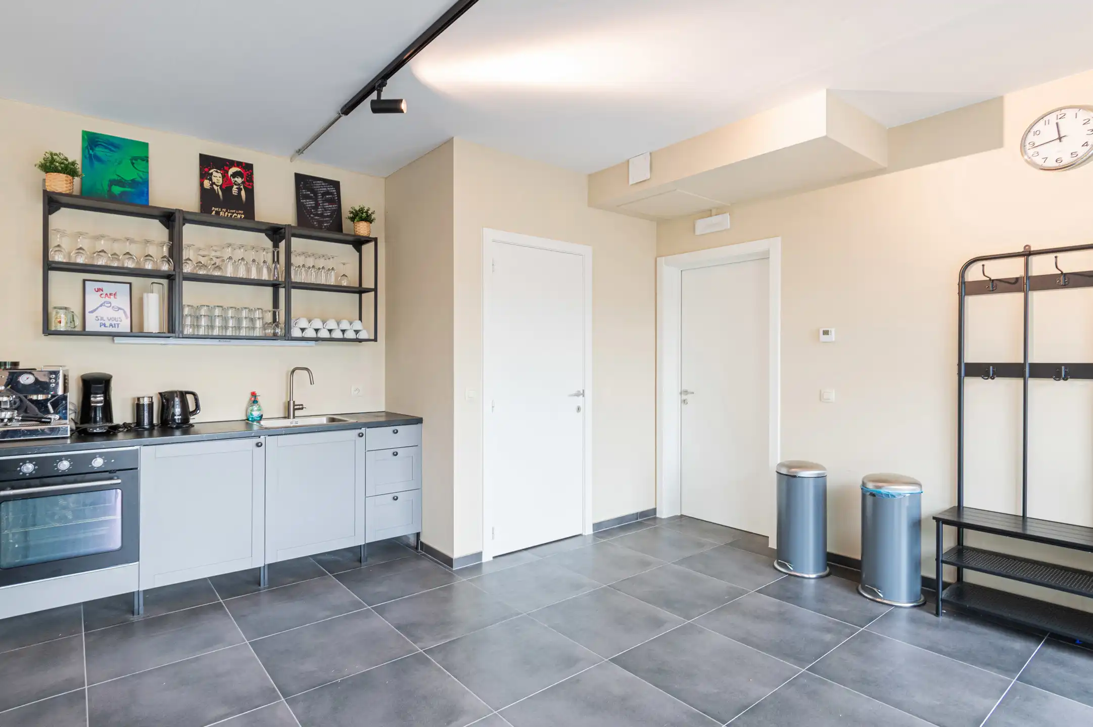 Veelzijdige en lichtrijke kantoorruimte! foto 5