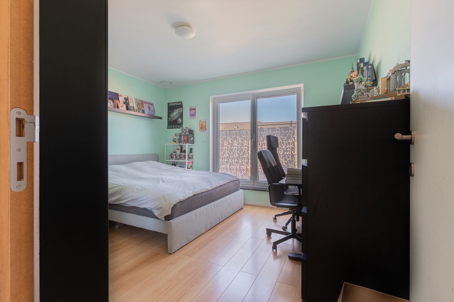 Recente driegevel woning in doodlopende straat! foto 6