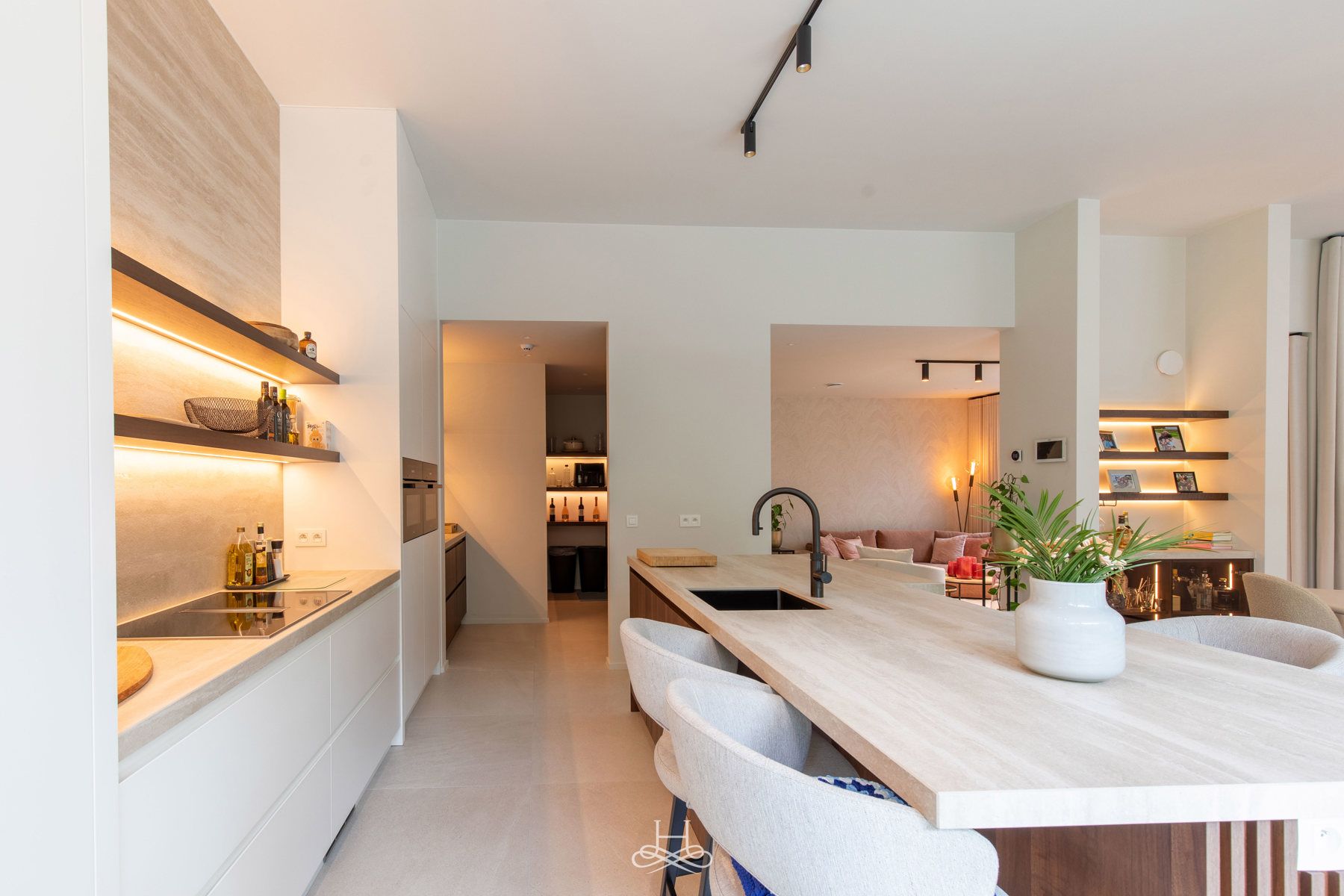 Luxueus villa appartement met riant dakterras en tuin foto 10