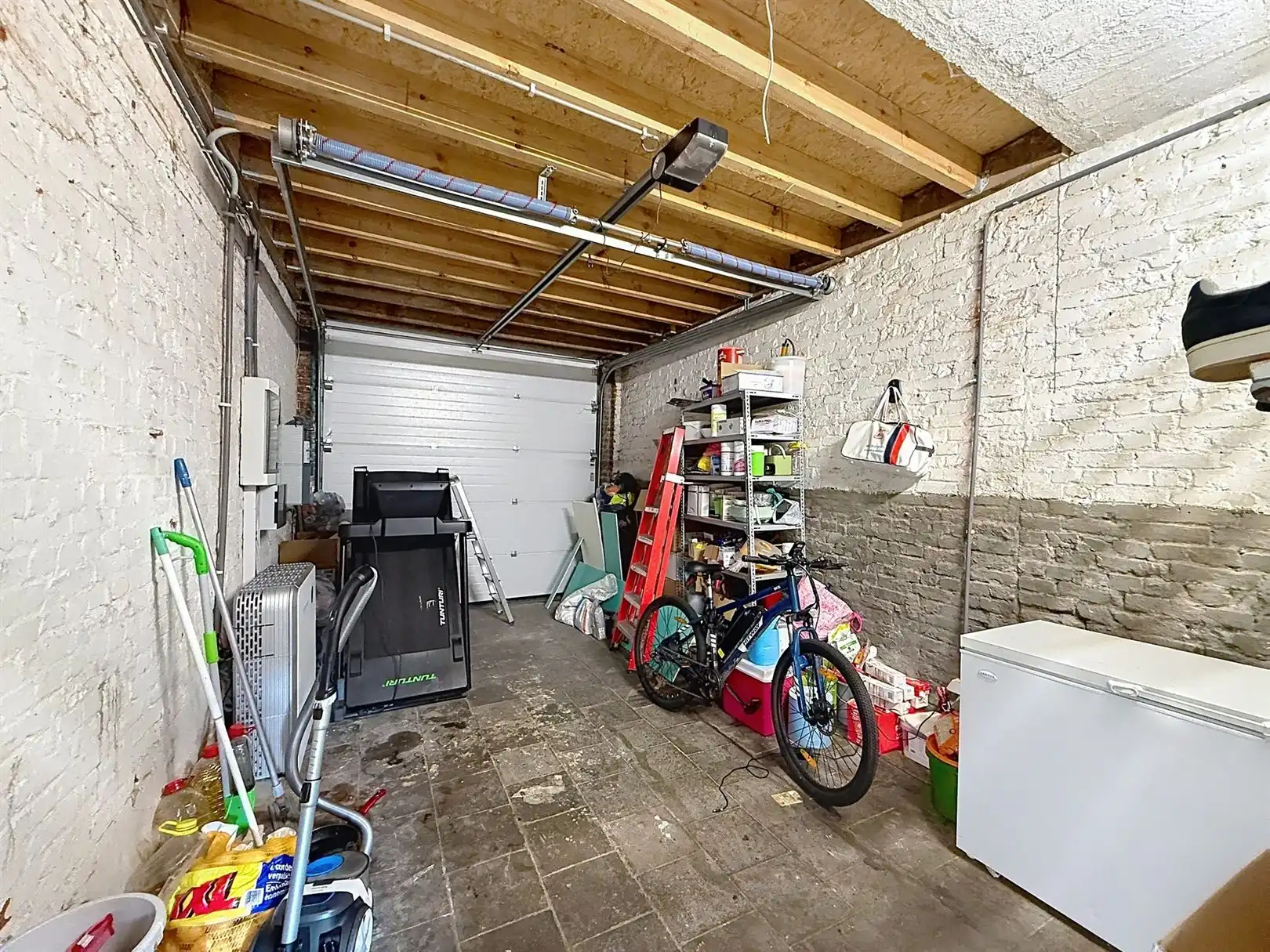 Op te frissen woning met garage, binnenkoer, 3 slpks foto 14