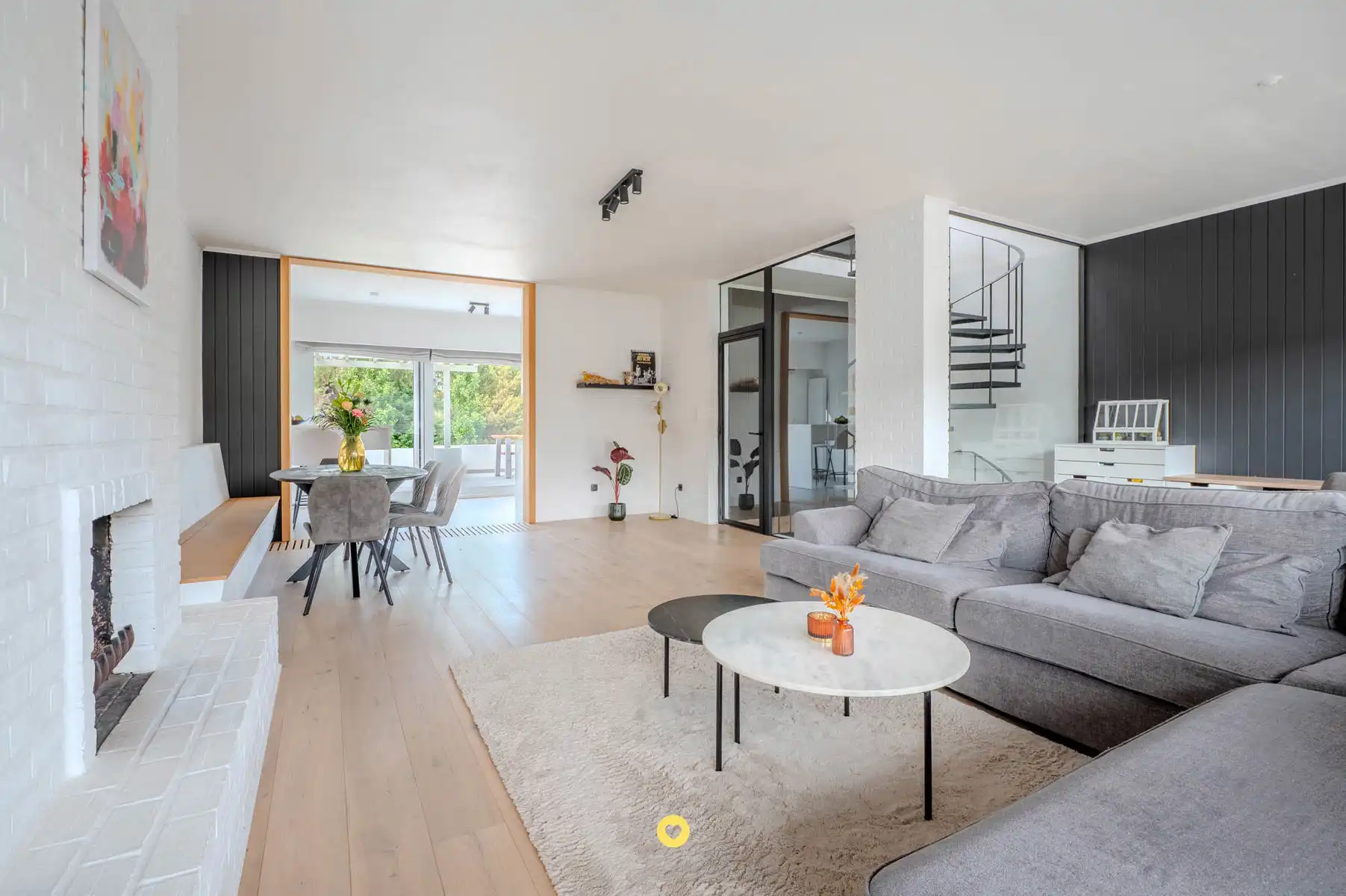 Verrassende bel-etage met 237 m2 opp, 3 à 4 SLK's en ZW tuin foto {{pictureIndex}}