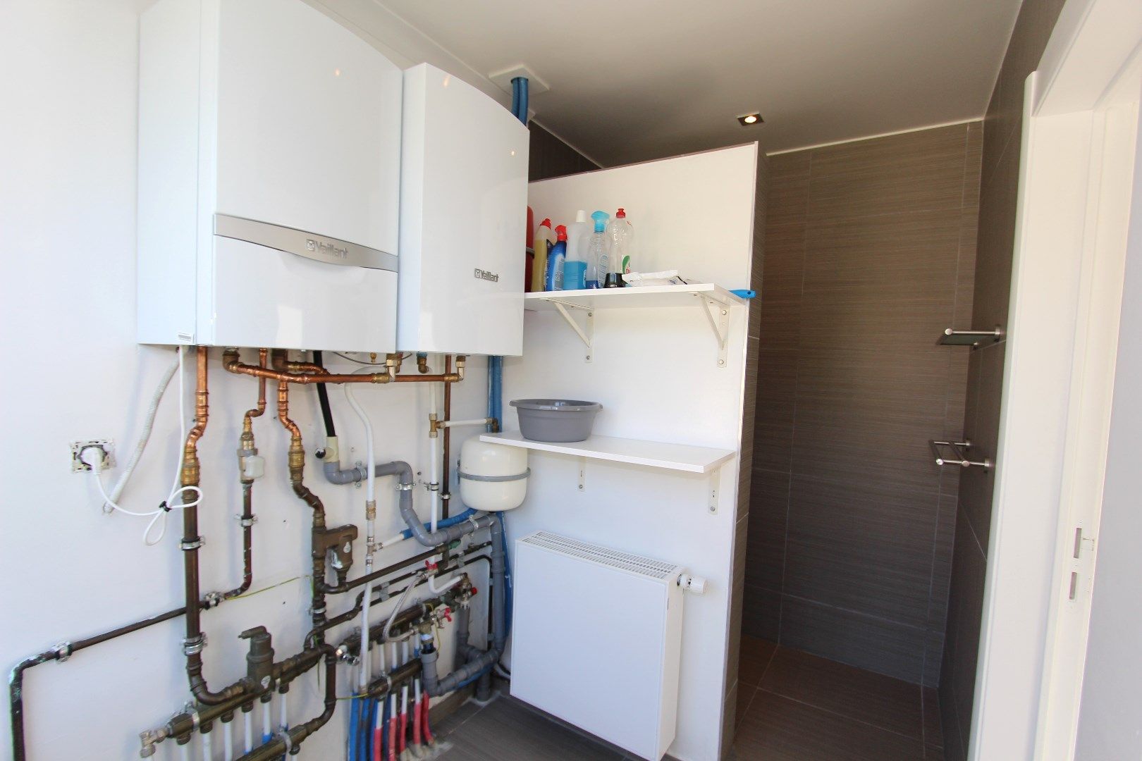 MOOI VERNIEUWDE WONING MET TUIN foto 7