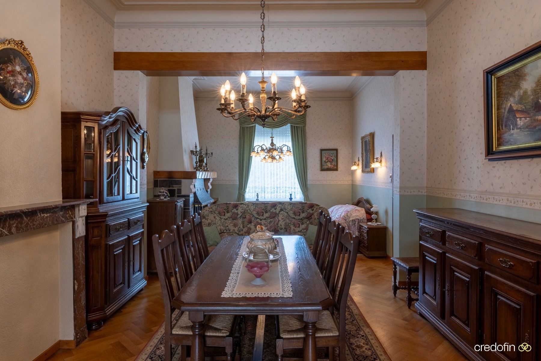 Ruime karaktervolle burgerwoning met zuidgerichte tuin in Evergem foto 3