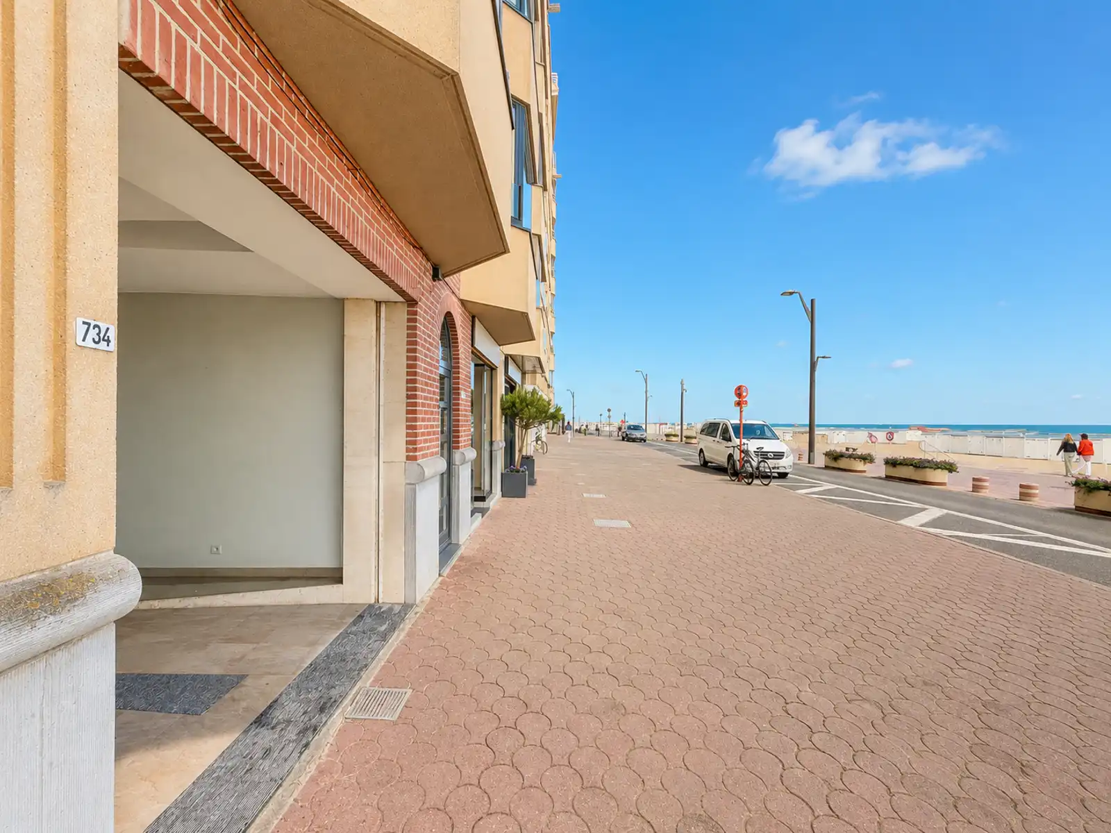 Handelspand van 129 m² op toplocatie op Zeedijk Het Zoute foto 3